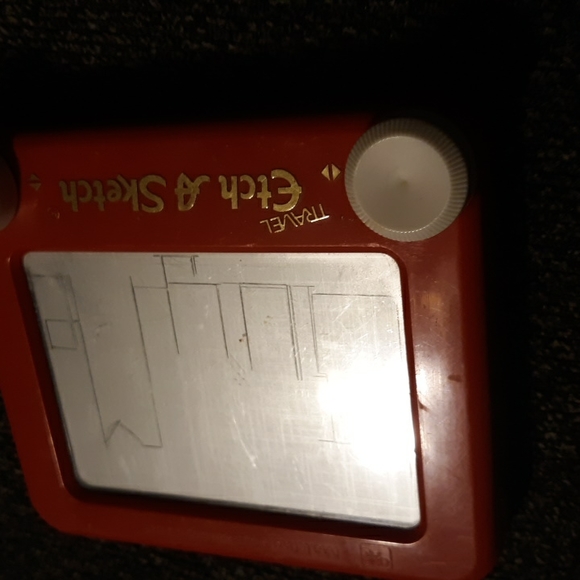 Travel Etch A Sketch - Picture 2 of 6